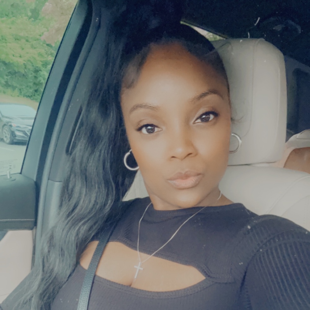 Meet your Posher, Alona
